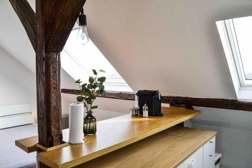 Schoene Dachgeschosswohnung Nahe * Colónia