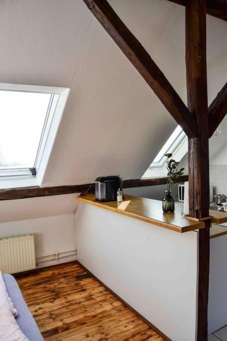 Schoene Dachgeschosswohnung Nahe Colónia
