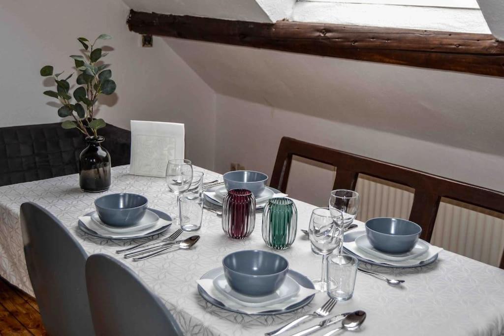 Schoene Dachgeschosswohnung Nahe Apartamento *