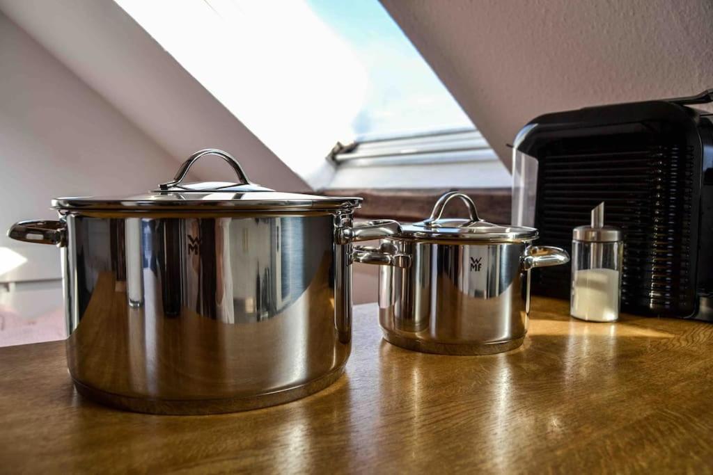 Schoene Dachgeschosswohnung Nahe Apartamento Colónia